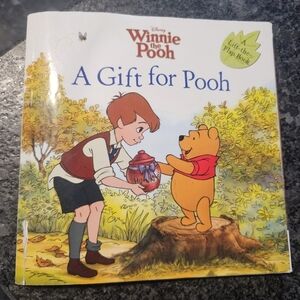 Winnie the Pooh Book A‎ Gift for Pooh Disney Lift The Flap 2012 First Edition